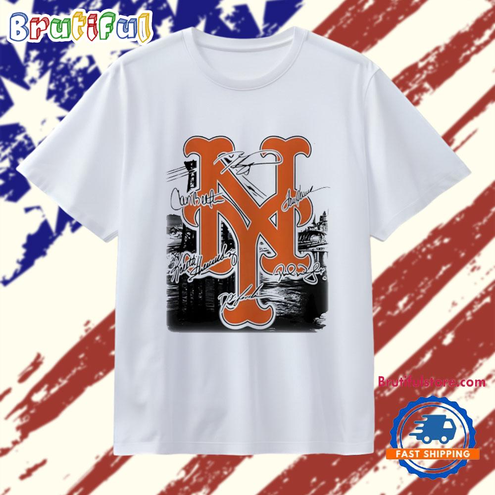 New York Mets Baseball Logo Signatures Vintage T Shirt